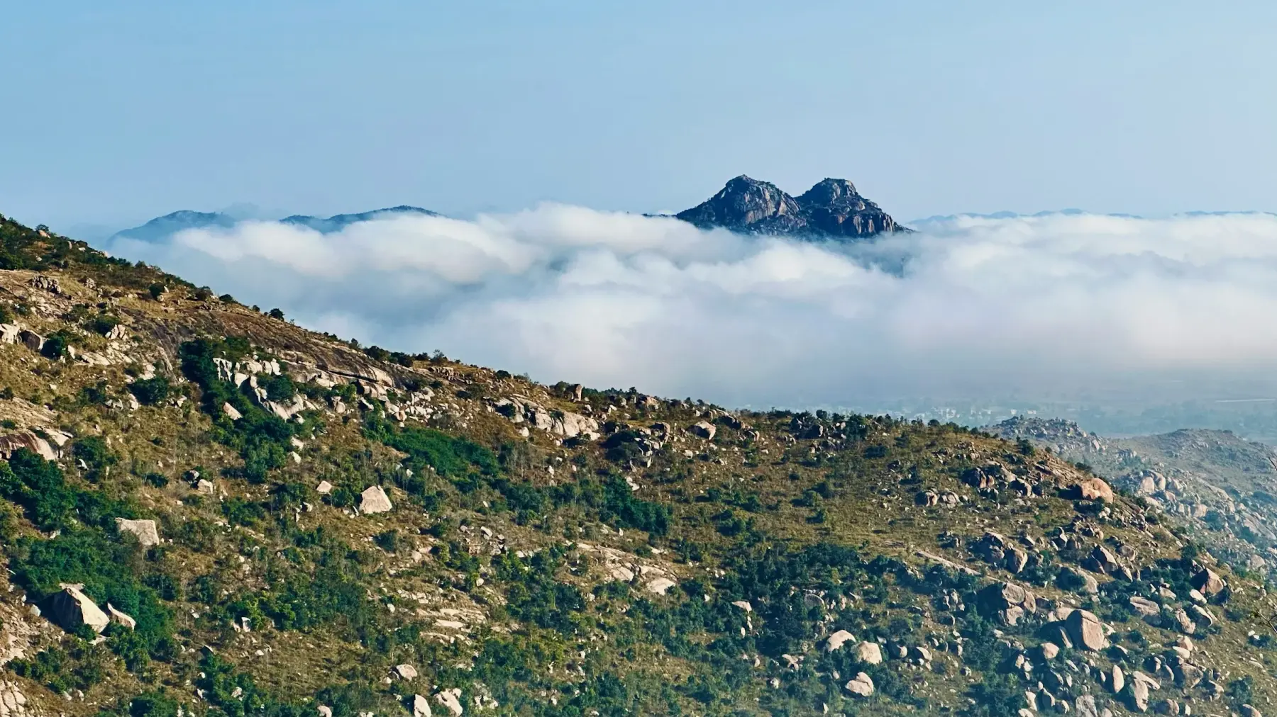 Sunrise above a carpet of cloud at Skandagiri